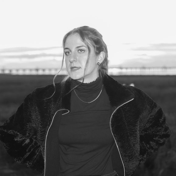 Meet your Posher, Maya - Picture 1 of 1